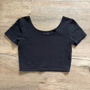 Brandy Melville Cropped Black Tee